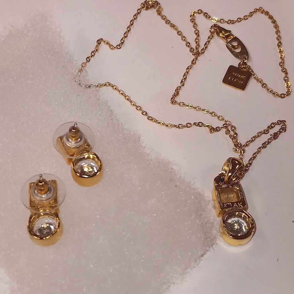 Signed AK Anne Klein lion logo stone pendant necklace & Earrings - Picture 6 of 6